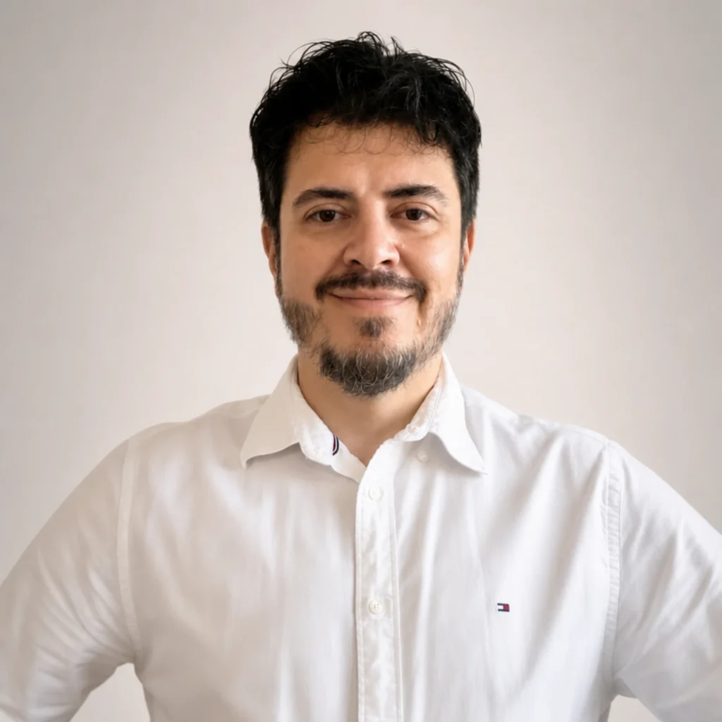 Fotografía de docente Sebastián Roessler